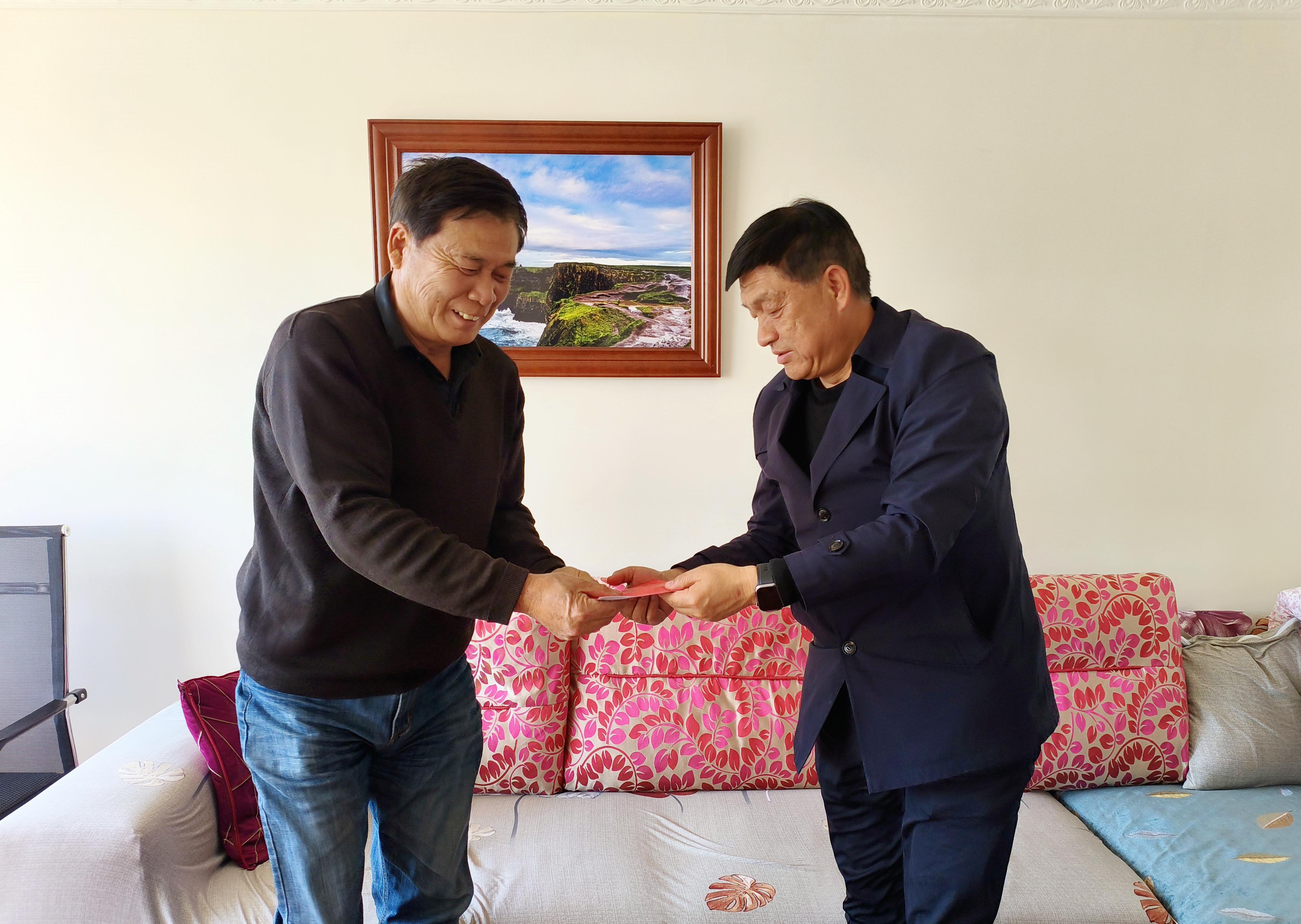 情系老干部 暖心賀新春 | 公司領導走訪慰問離退休干部