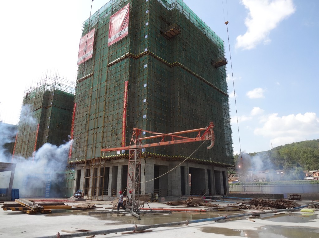 易門公租房二期首棟住宅樓主體結構順利封頂