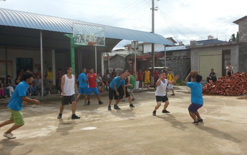 加強(qiáng)交流 互增友誼