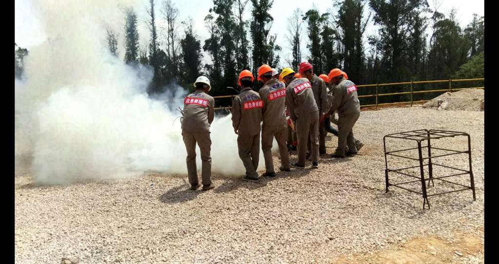 世博生態城一鳴鳳鄰里項目組織應急救援知識培訓及消防應急演練
