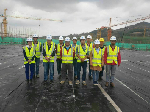 五直管馬龍縣龍翔中學項目順利完成主體結構封頂斷水