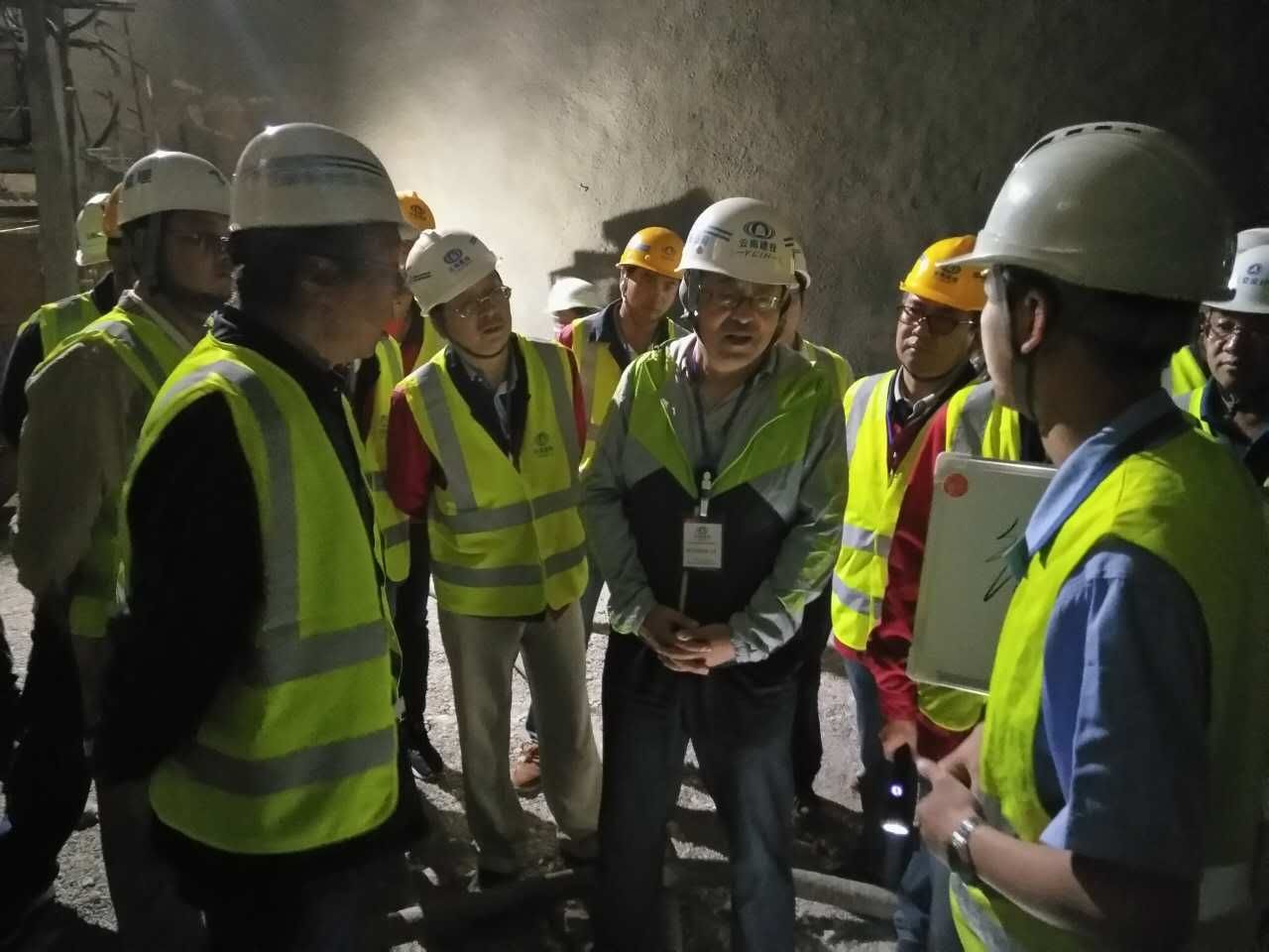 國家交通運輸部專項督查香麗高速第十三項目部鴻文隧道