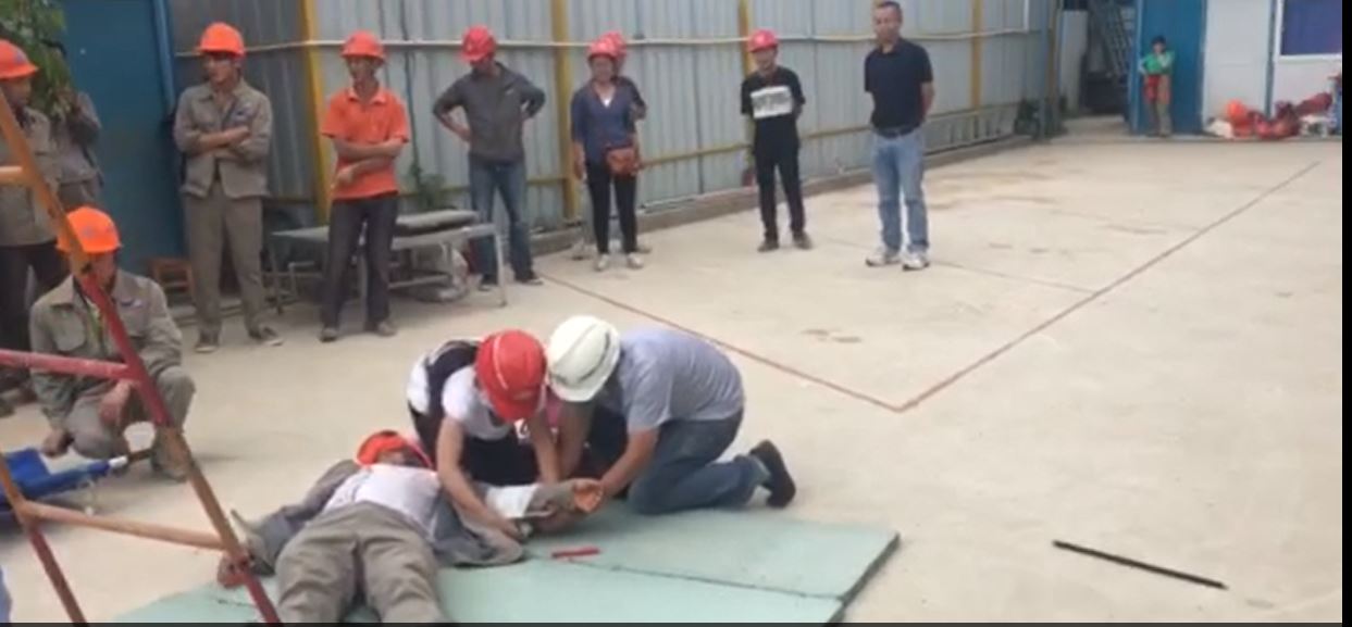 安裝分公司保山片區組織“高處墜落事故應急救援演練”