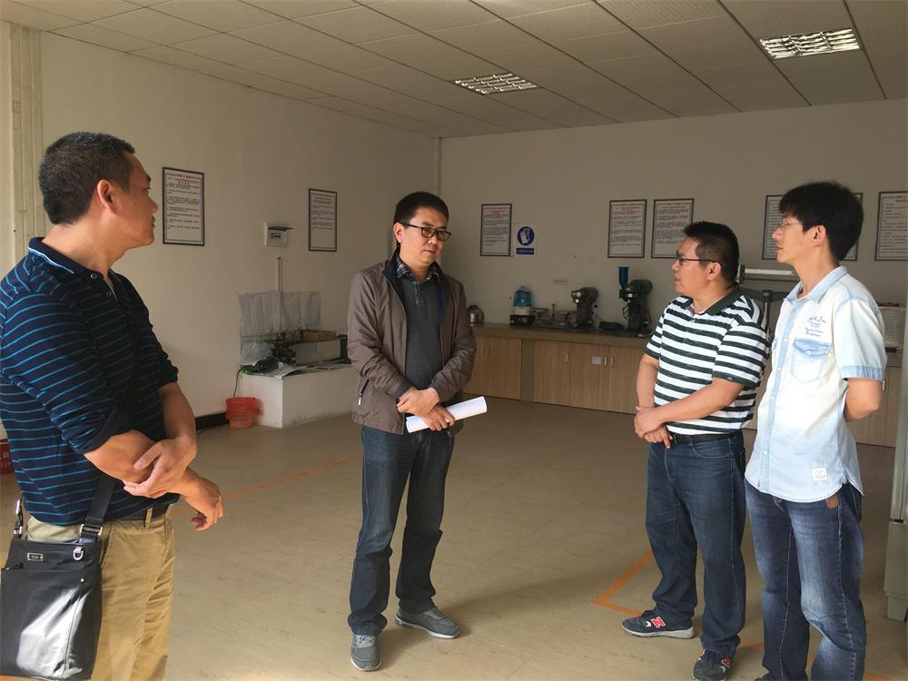 公司主要領導到周轉租賃中心調研