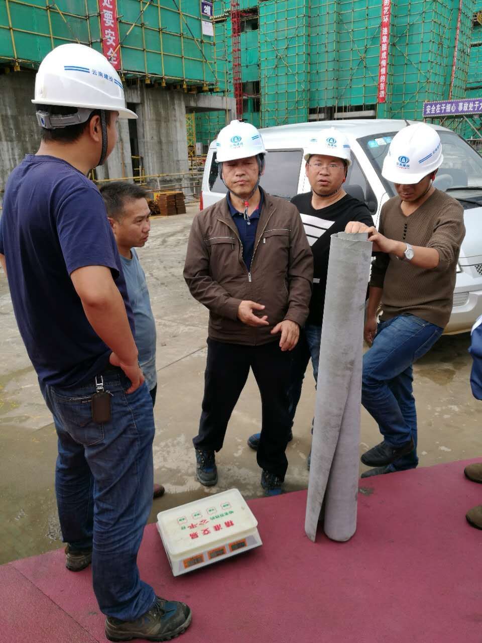 公司總經理彭云到二十直管部嵩明城西項目指導工作