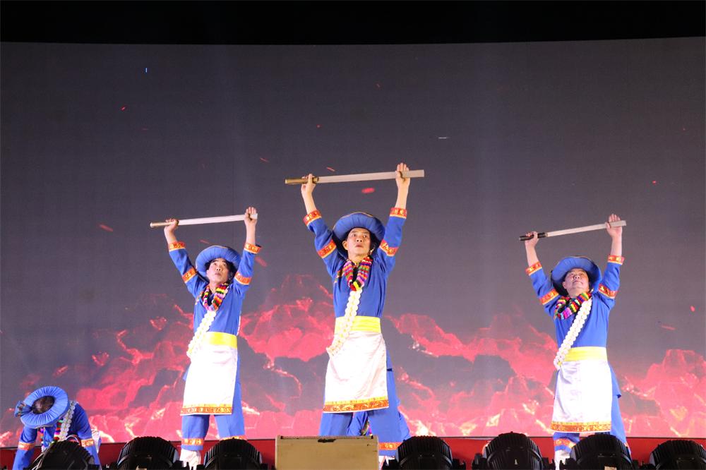 保山市“農民工文藝演出”在公司漢營走馬古鎮隆重上演