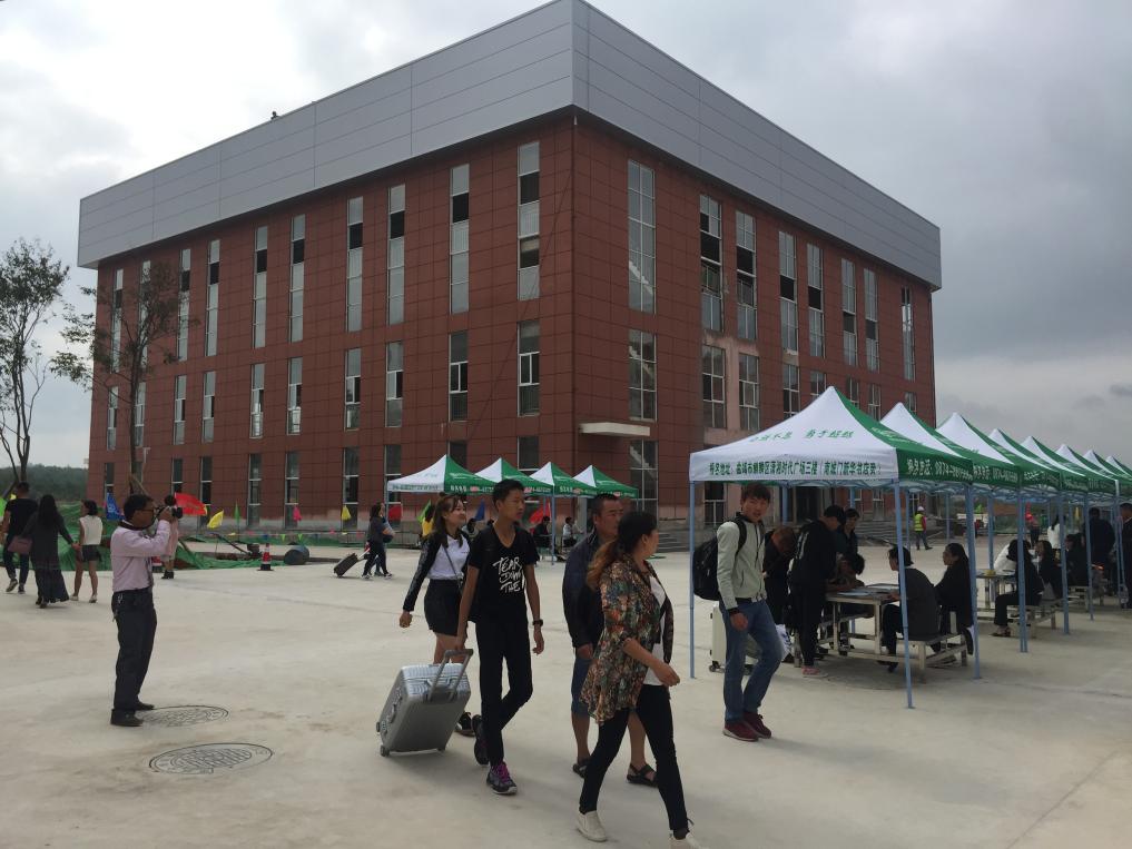 曲靖衡水實驗中學開學啦！