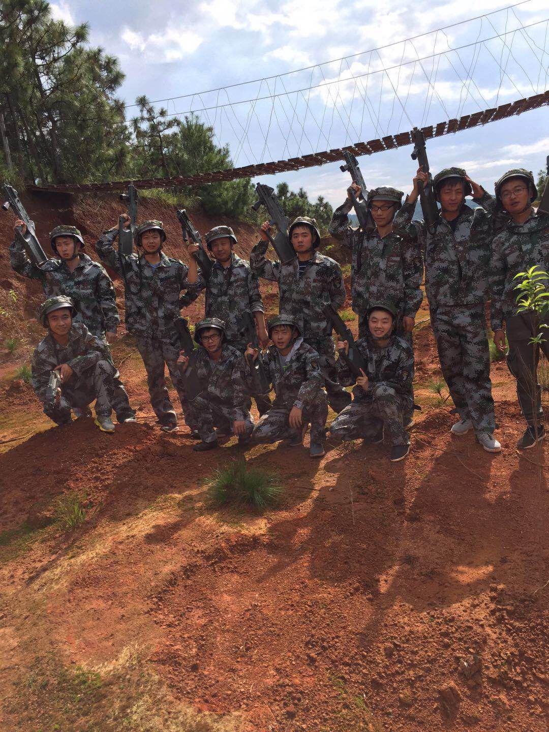 第二十直管部嵩明縣城西片區一期棚改項目組織“真人CS”活動