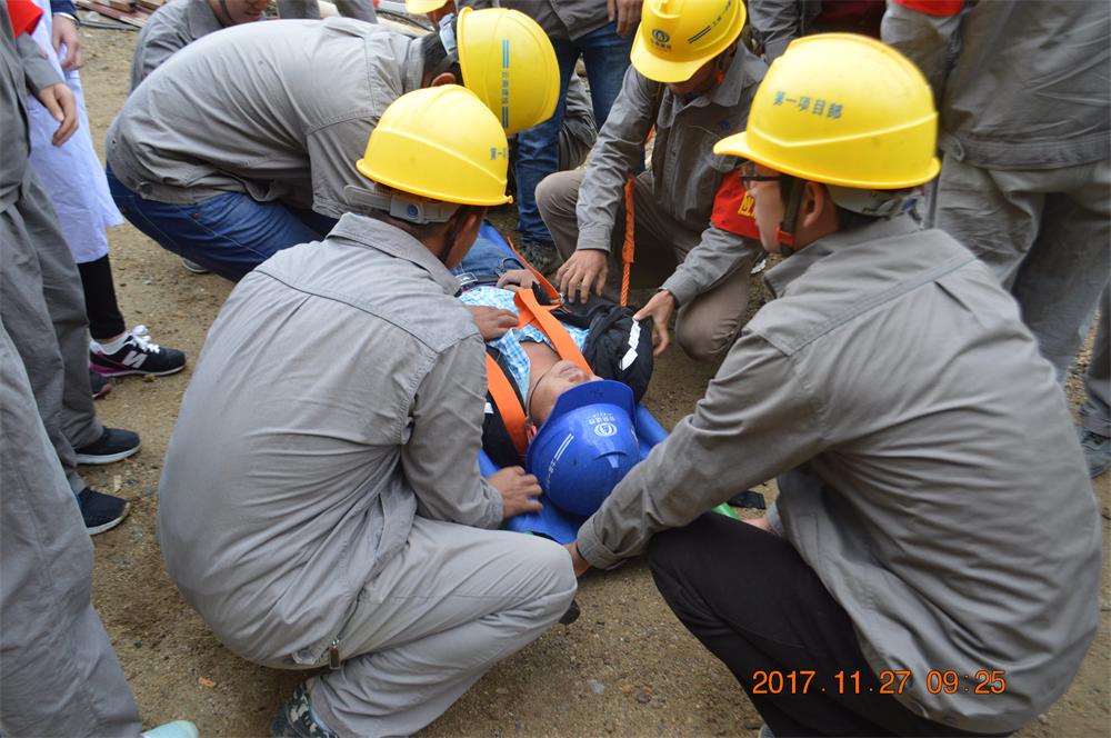 路橋市政直管部元蔓高速（紅河段）一分部開展安全應急救援演練