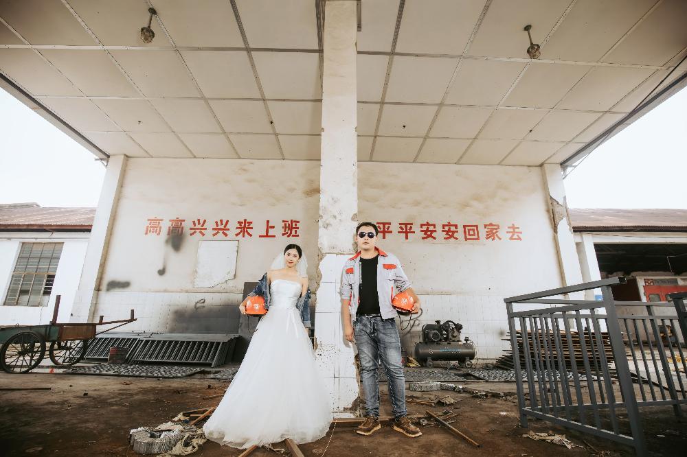 這樣拍婚紗照很酷