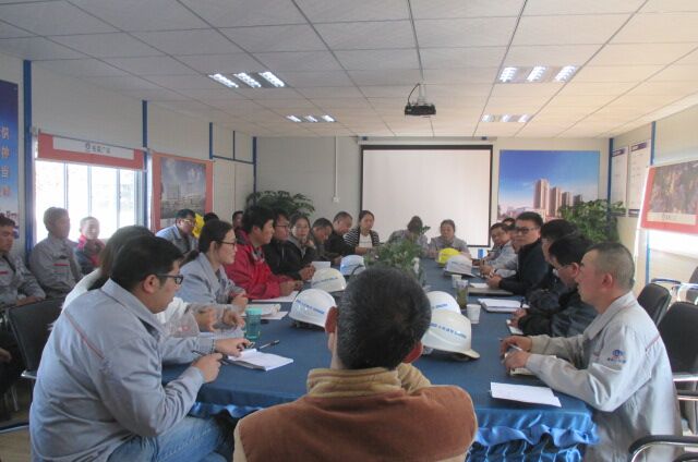 倪燦華到空港項目進行座談