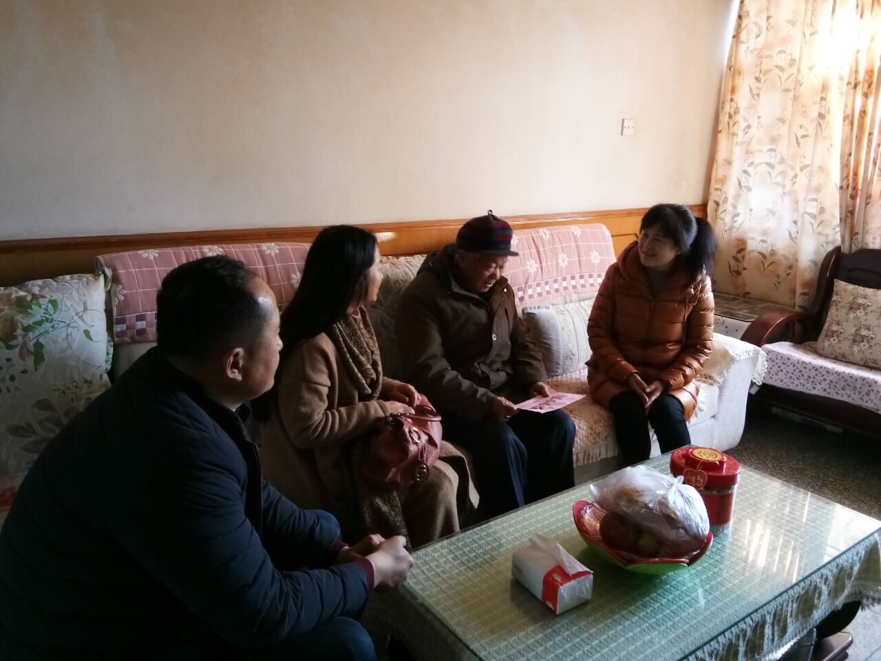 新春送祝福 慰問暖人心 三建公司工會開展“元旦春節送溫暖”活動