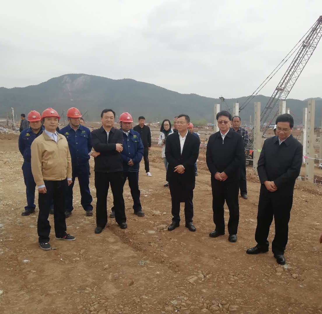 副省長董華帶隊調研鶴慶縣鋁制品加工產業園建設項目