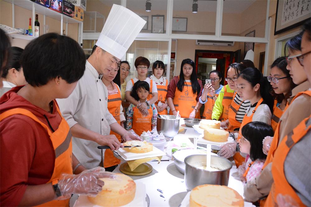 公司工會組織母親節專題蛋糕烘焙親子活動