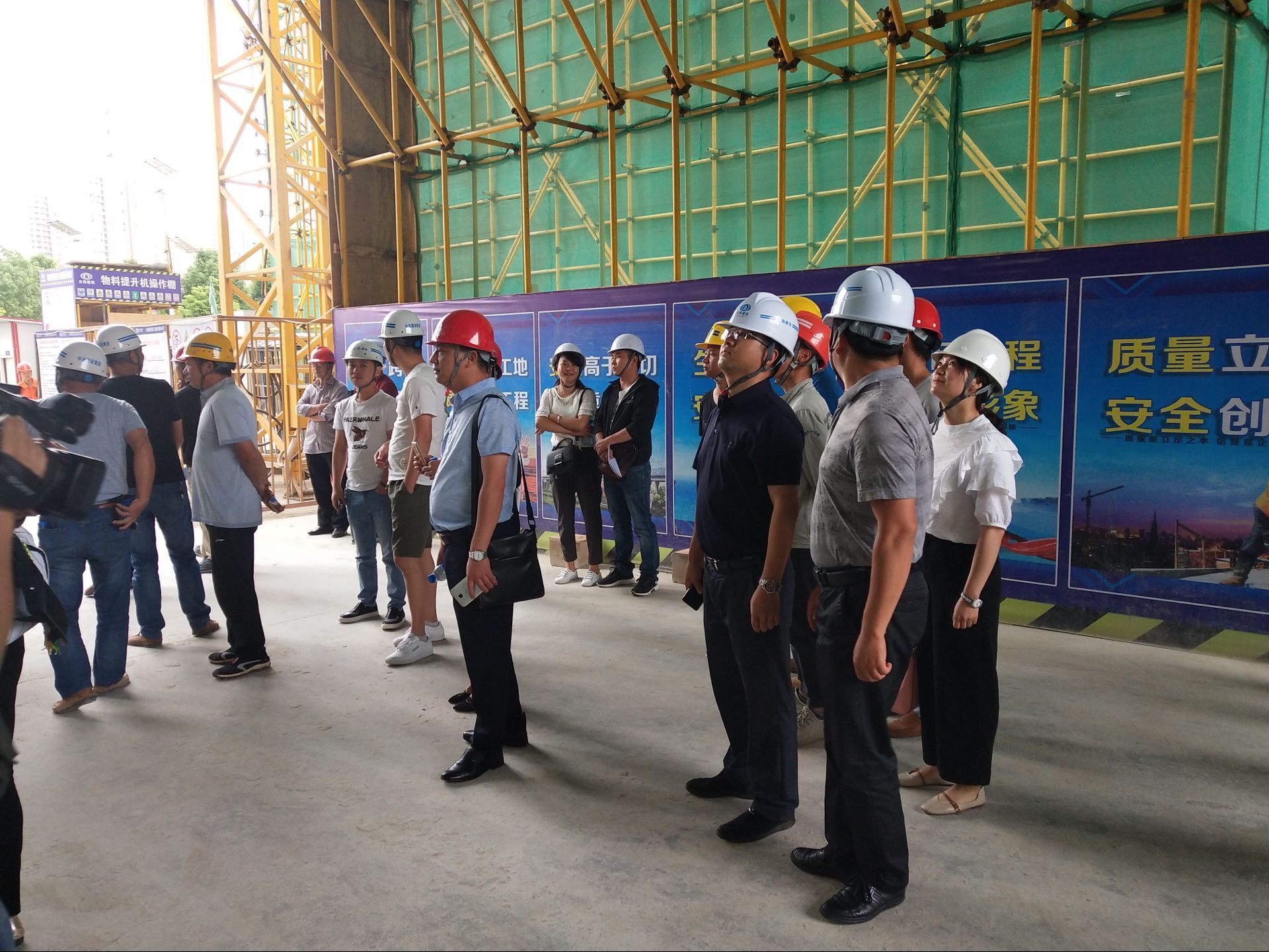 建筑業同行參觀公司第四直管部澄江縣委黨校異地搬遷建設項目