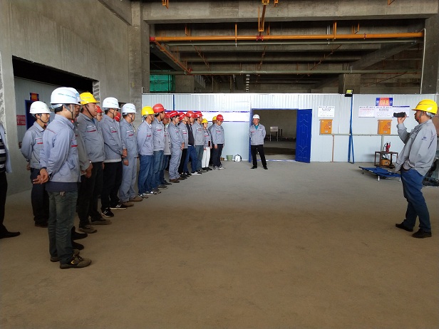 公司所屬兩單位聯合組織觸電事故應急救援實戰演練