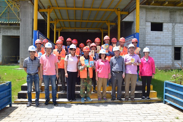 省國資委到昆明公交停車保養場項目調研