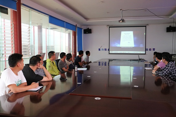 香麗高速十三工區項目部組織退役軍人座談會