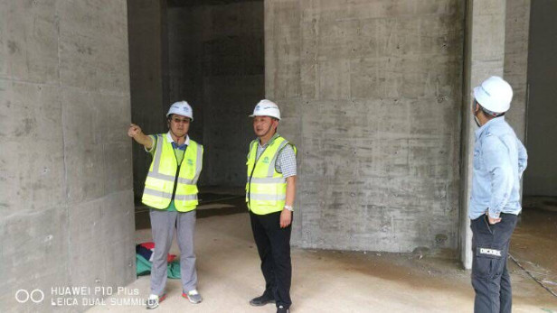 倪燦華到中海麓景花園項目檢查指導工作