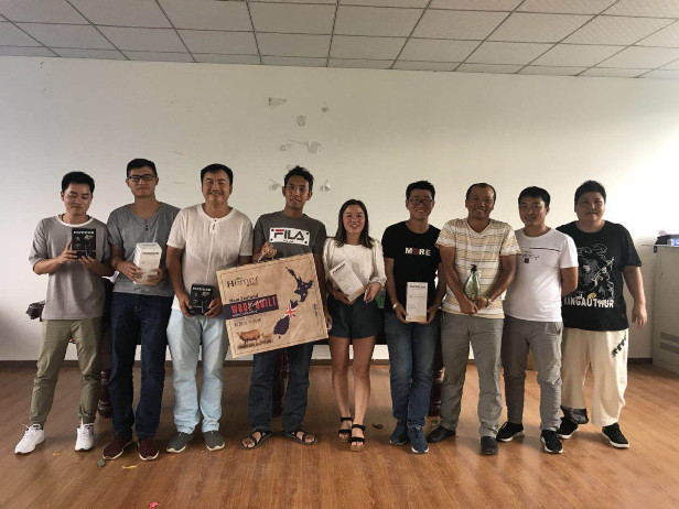 元蔓片區開展“迎中秋?慶國慶”職工慰問活動