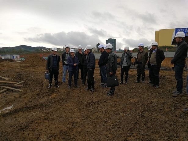 鎮(zhèn)雄縣領導考察魯家院子異地扶貧搬遷項目