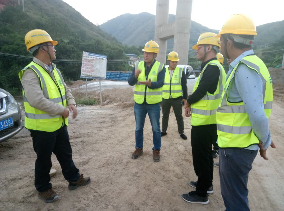 彭云到元蔓高速（玉溪段）四分部調(diào)研指導(dǎo)工作