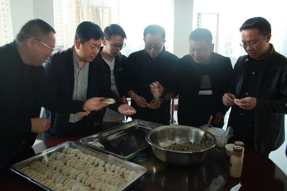 好吃不過餃子香 ——冬至一線慰問項(xiàng)目職工