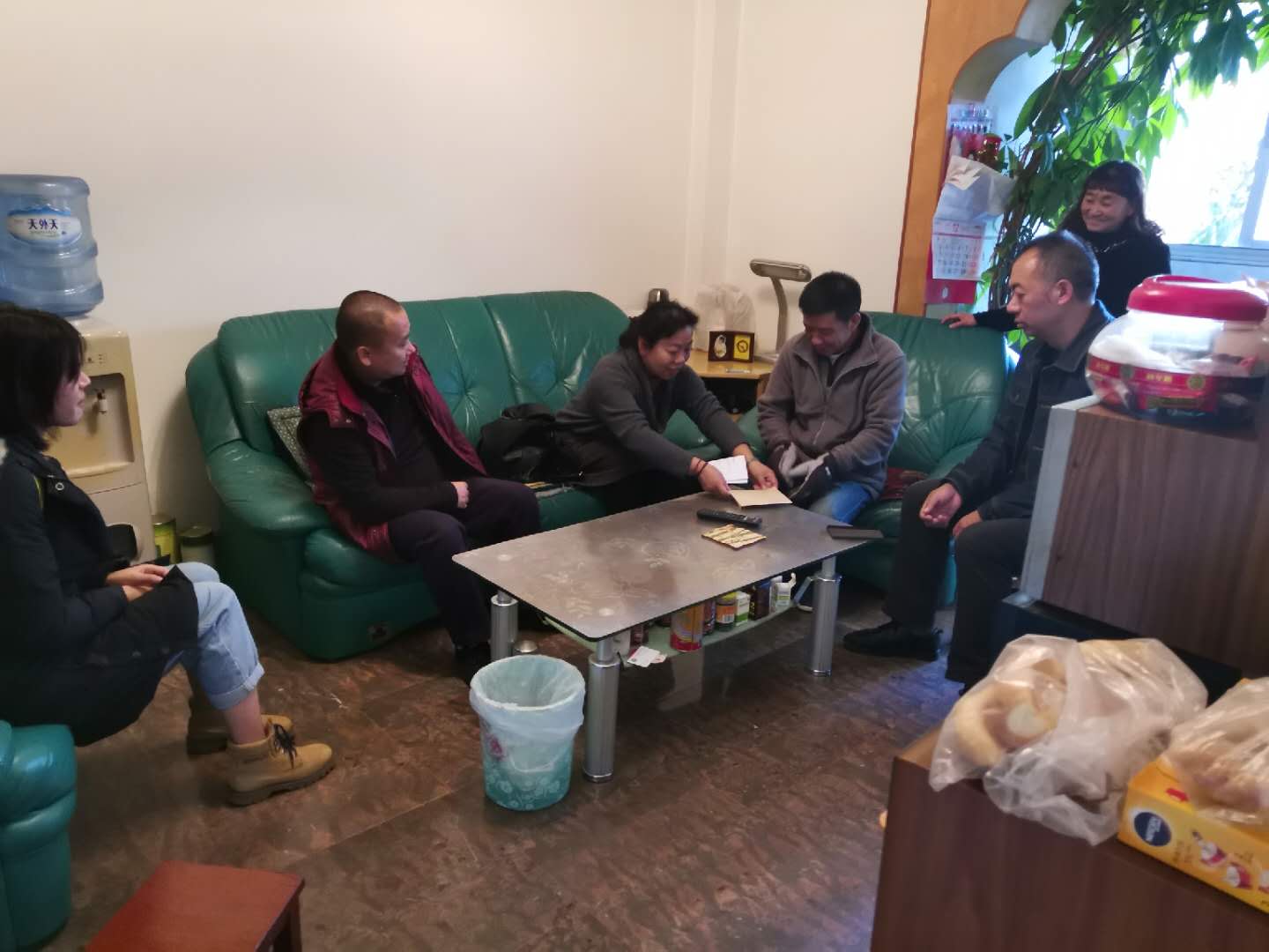 第一水電項目部看望慰問患病職工