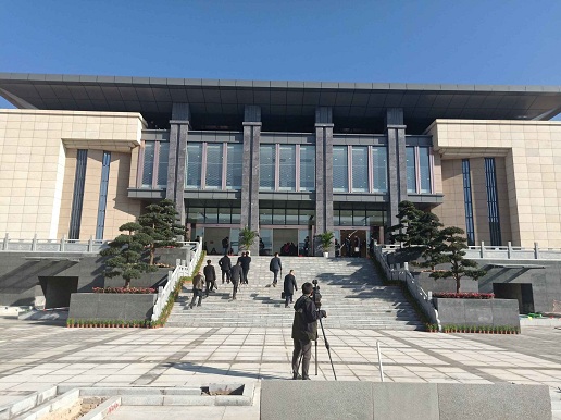 澄江縣“兩會(huì)”在第四直管部建設(shè)工程澄江縣委黨校異地搬遷建設(shè)項(xiàng)目如期召開