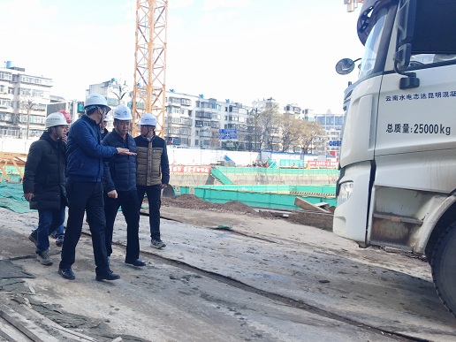 昆明醫(yī)科大學(xué)第一附屬醫(yī)院5號(hào)樓建設(shè)項(xiàng)目筏板澆筑順利完成