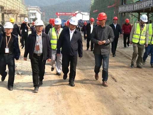 峨山縣縣委領(lǐng)導(dǎo)班子調(diào)研公司嶍峨古鎮(zhèn)項(xiàng)目