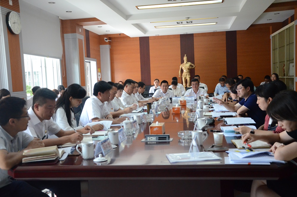 李家龍到公司檢查指導工作