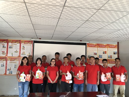 公司第三項(xiàng)目經(jīng)理部組織開(kāi)展“夏送清涼”活動(dòng)