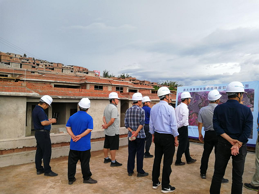 普洱市市長(zhǎng)劉勇一行到墨江縣通關(guān)鎮(zhèn)“5.9級(jí)地震”災(zāi)后恢復(fù)重建項(xiàng)目調(diào)研