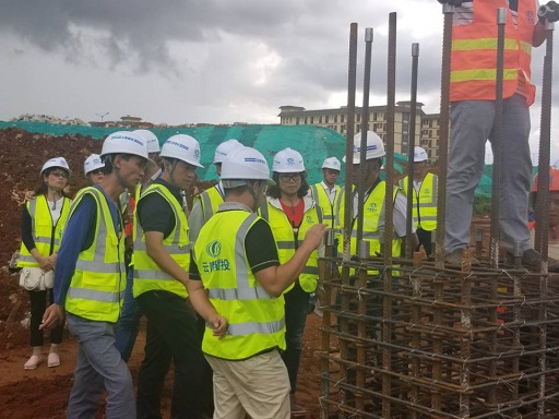 彭云到陸良全民健身中心項(xiàng)目調(diào)研