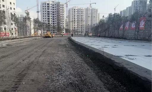 搶抓施工節(jié)點(diǎn)，24小時(shí)連續(xù)施工 ——公司第七直管項(xiàng)目部奮戰(zhàn)市政道路工程