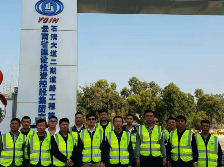 吳勇調(diào)研深圳石清大道二期橋梁工程項目