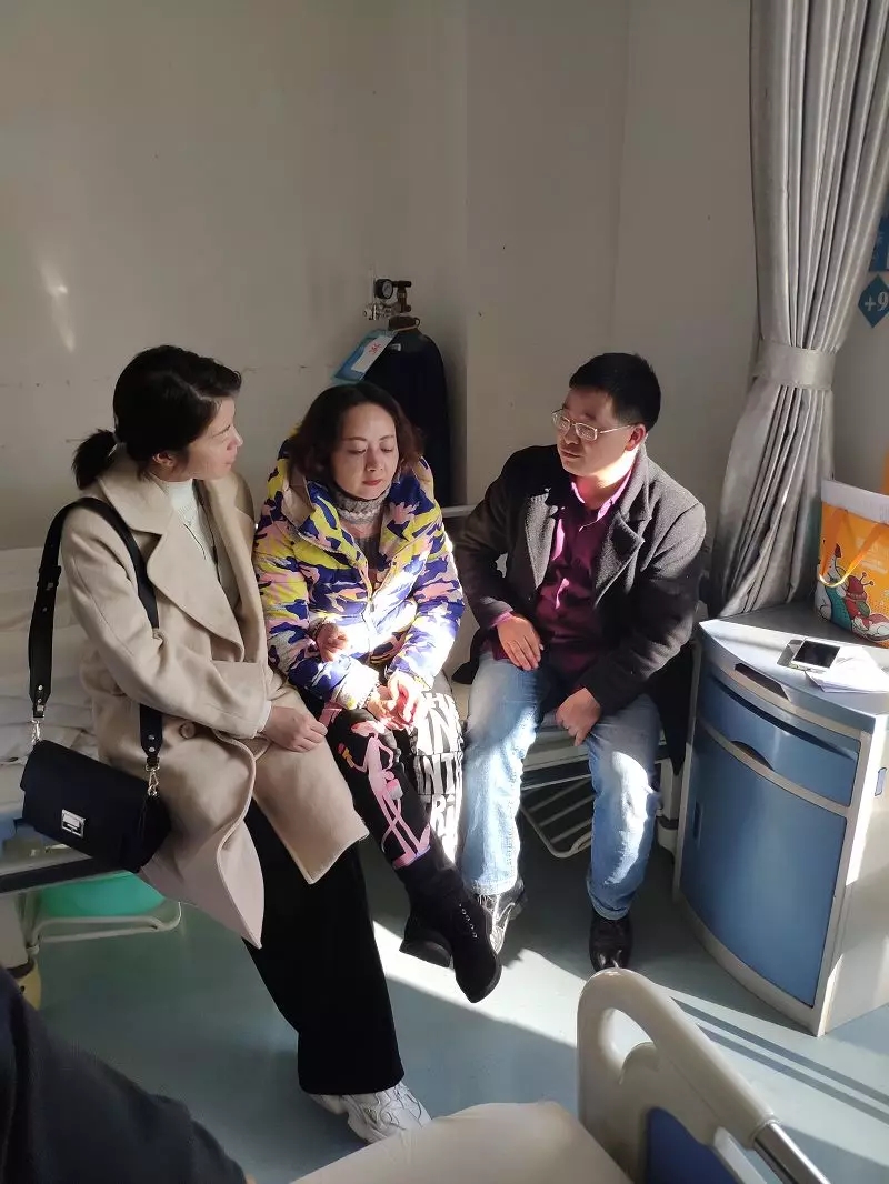 第一項目經(jīng)理部工會看望住院職工