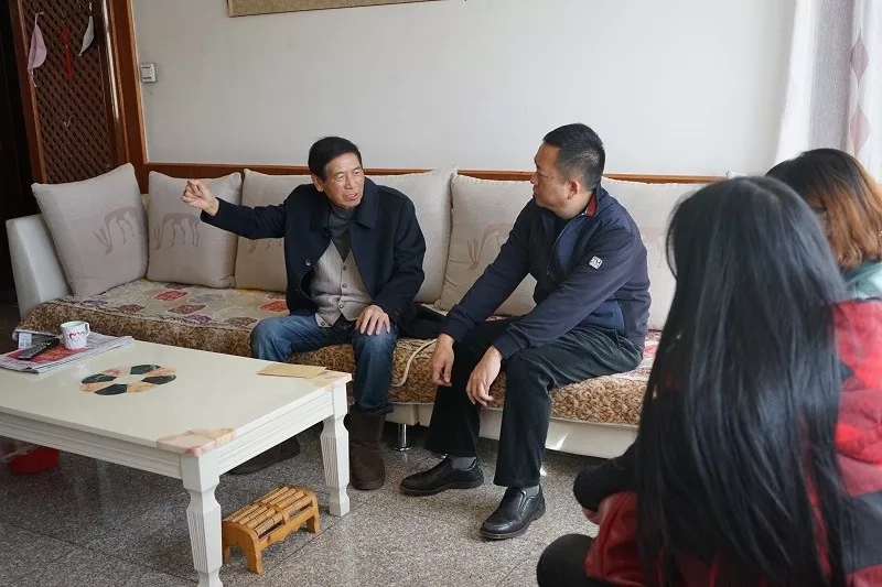 公司領導走訪慰問離退休老干部