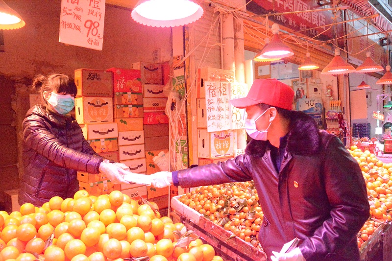 公司工會(huì)發(fā)放《新型冠狀病毒肺炎疫情防控手冊》助力打贏疫情防控阻擊戰(zhàn)