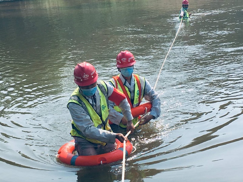 萬(wàn)萬(wàn)高速土建六工區(qū)開(kāi)展防汛應(yīng)急演練
