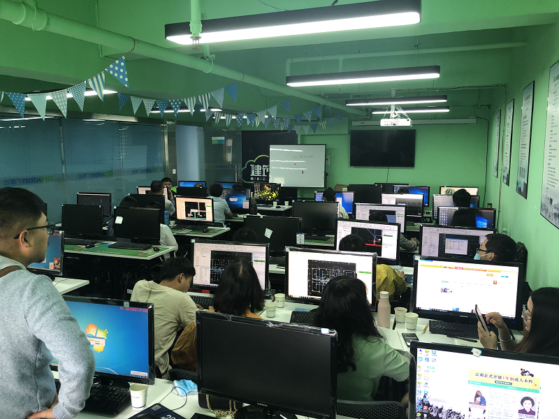 第一水電項目部組織廣聯(lián)達安裝算量實戰(zhàn)培訓(xùn)