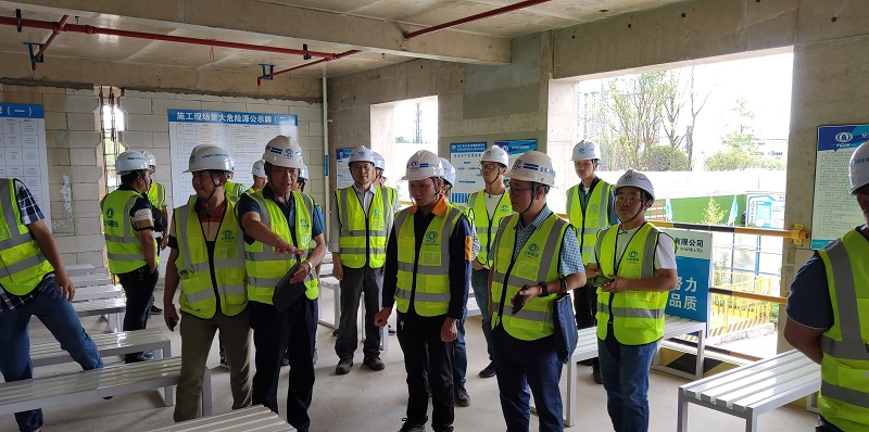 彭云率隊(duì)到昆明滇池國際會(huì)展中心8號(hào)地塊參觀學(xué)習(xí)
