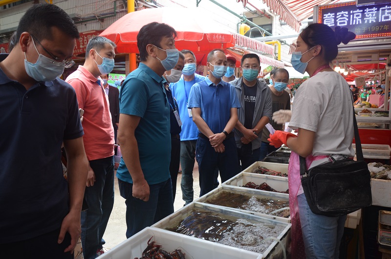 五華區(qū)政府到大觀篆新農(nóng)貿(mào)市場開展食品安全大檢查