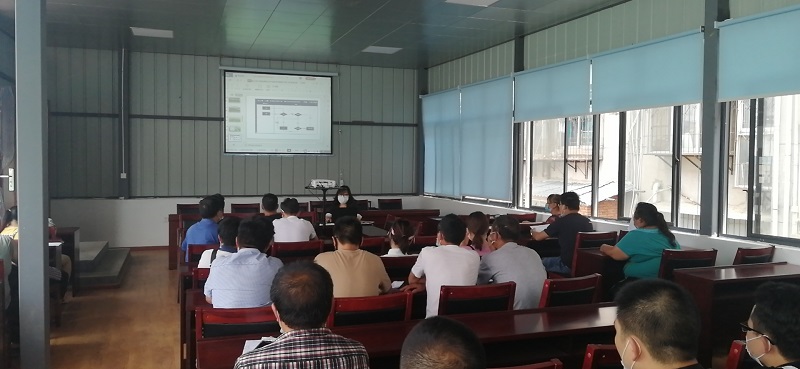 大觀篆新農(nóng)貿(mào)市場(chǎng)  組織進(jìn)口水果進(jìn)貨臺(tái)賬規(guī)范登記培訓(xùn)