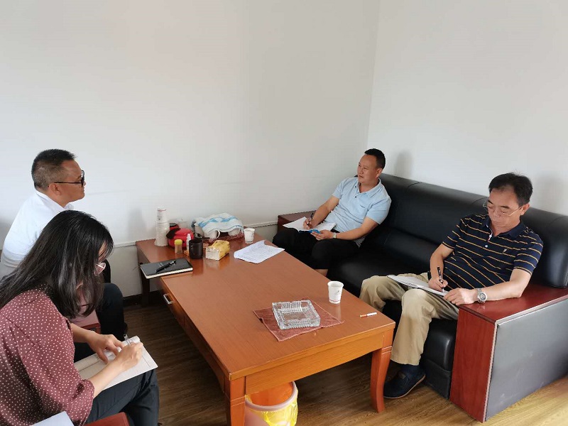 公司信訪維穩(wěn)部對(duì)第十五直管項(xiàng)目部中秋、國(guó)慶兩節(jié)前矛盾糾紛重點(diǎn)問(wèn)題進(jìn)行排查指導(dǎo)工作