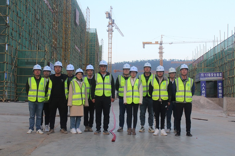 公司龍湖二期項(xiàng)目主體結(jié)構(gòu)順利封頂