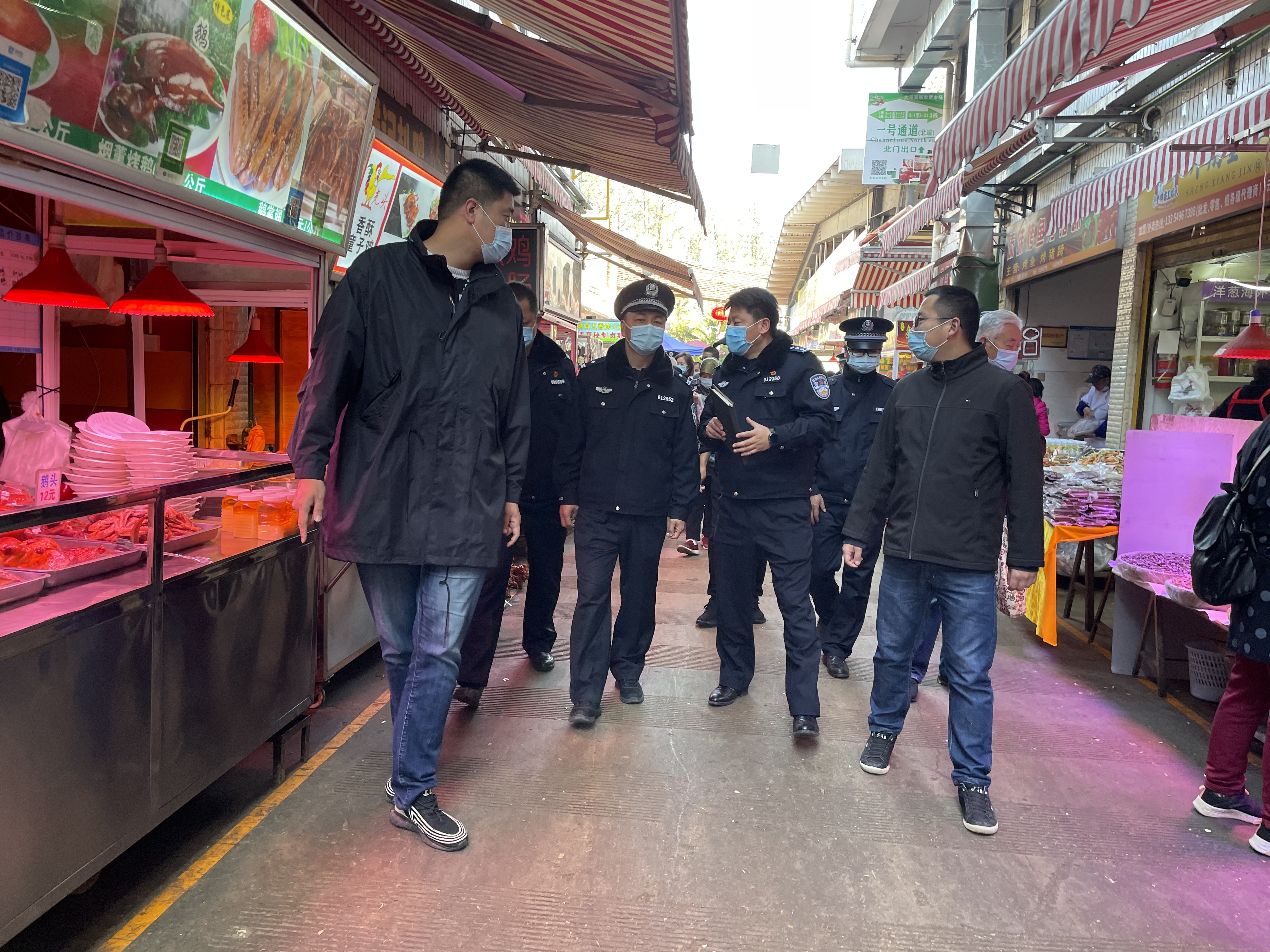 市公安局治安支隊聯(lián)合大板橋有關市場管理方到篆新農貿市場考察調研