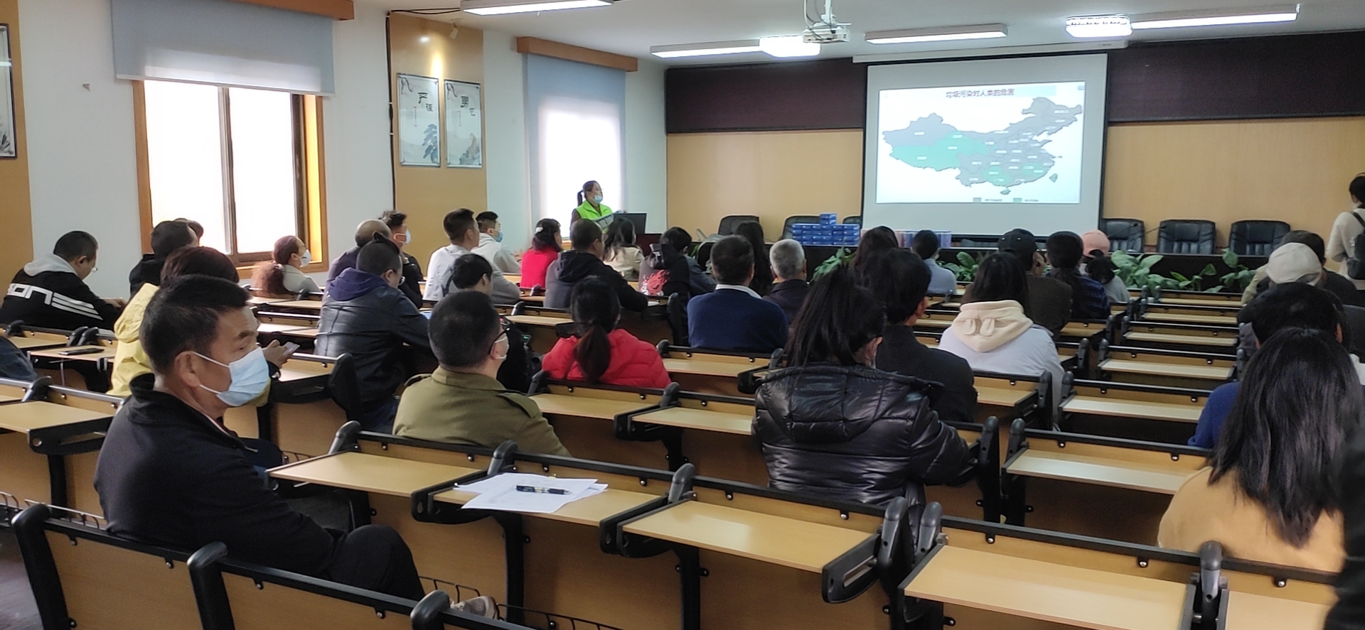 第三項目經(jīng)理部黨支部與篆塘社區(qū)黨委開展“垃圾分類”知識講座主題黨日活動