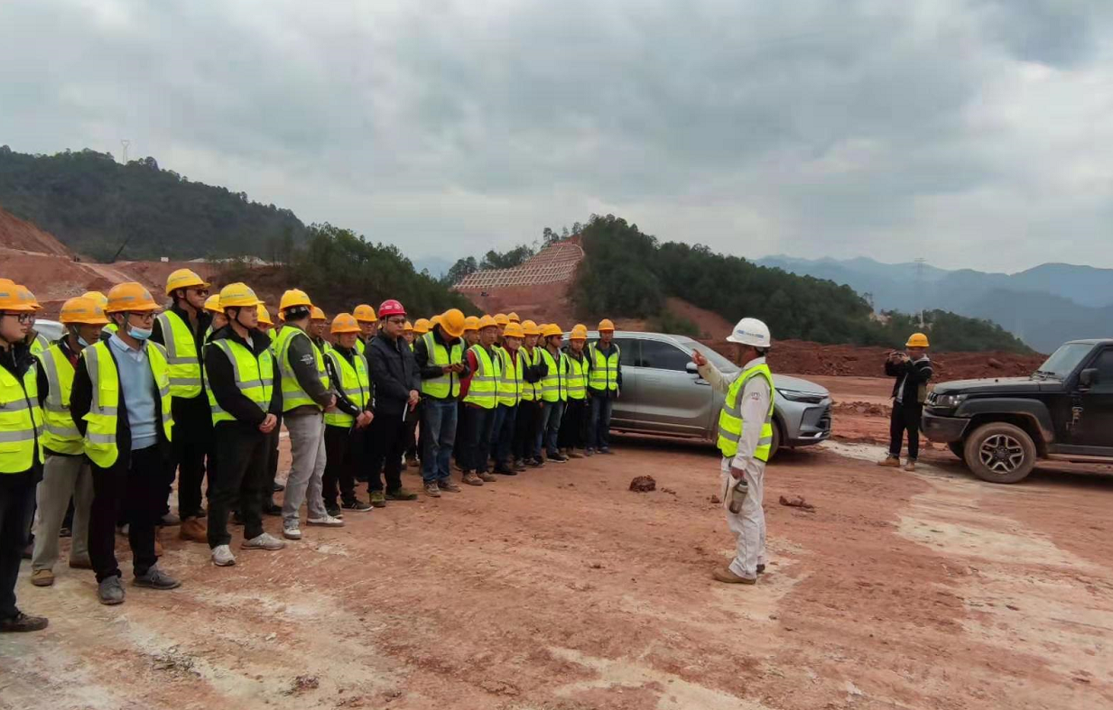 云蘭高速公路十七分部項目一線開展培訓(xùn)